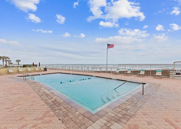 The Shores Club 402