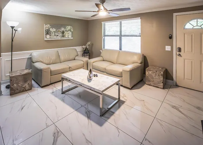 Moss Drive Retreat - Close To The Woods