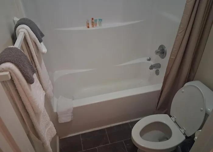 Tumbleweed Inn & Suites