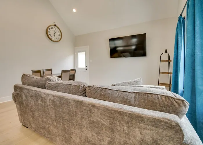 Near Afb & Medical Center: Modern San Angelo Home