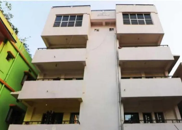 Super Townhouse Hatia Railway Station Formerly Laxmi Guest House