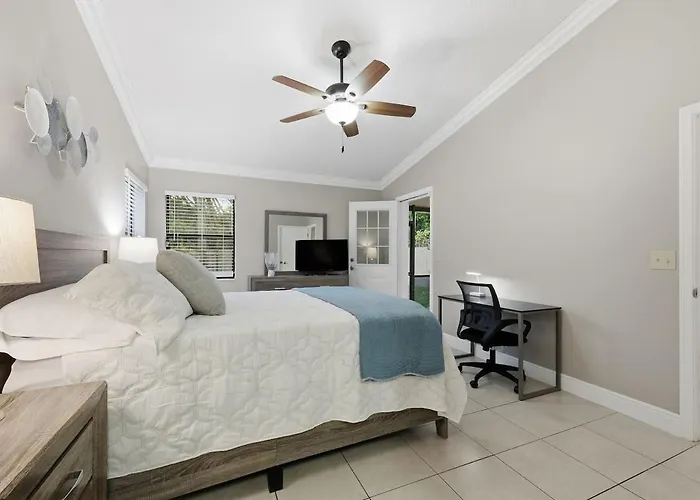 Villa 10 Mins To Wef - Fenced Yard - Pet Friendly