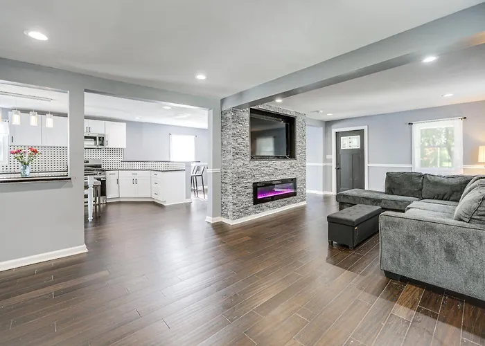 2 Mi To Owasco Lake! Updated Auburn Home W/ Yard