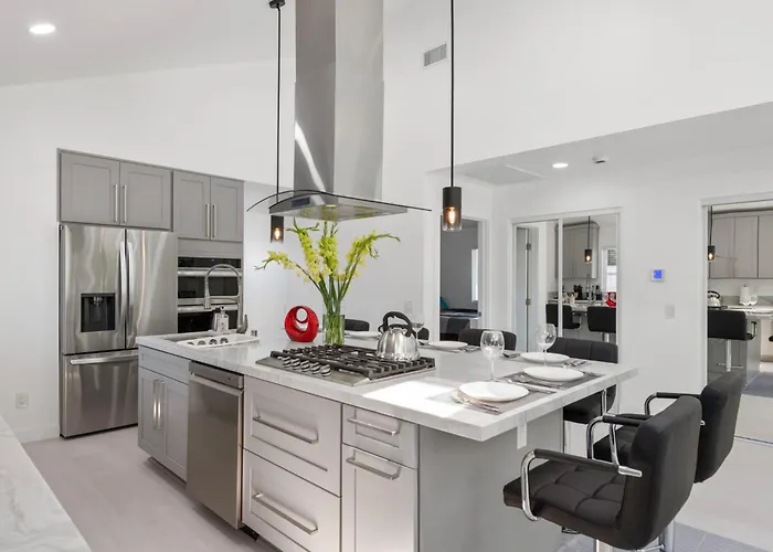 Luxury New Build Bright 2Br 2Ba Large Backyard