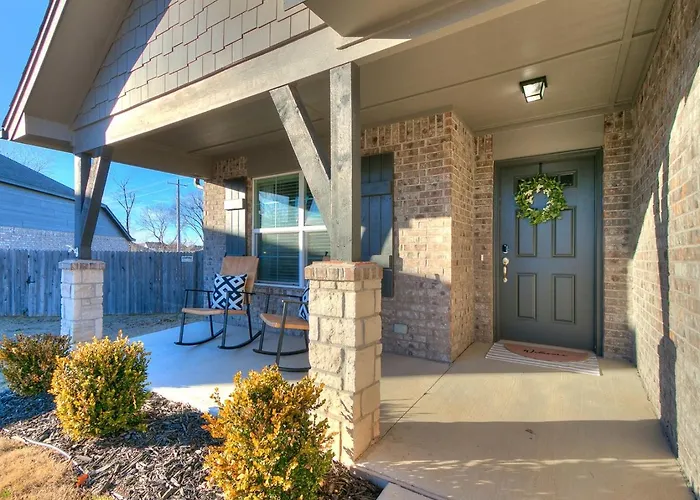 Stunning Home In Great Neighborhood