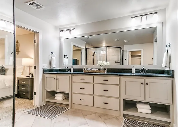 Unleash Your Familys Next Adventure Stunning 4 Bed In Yukon!