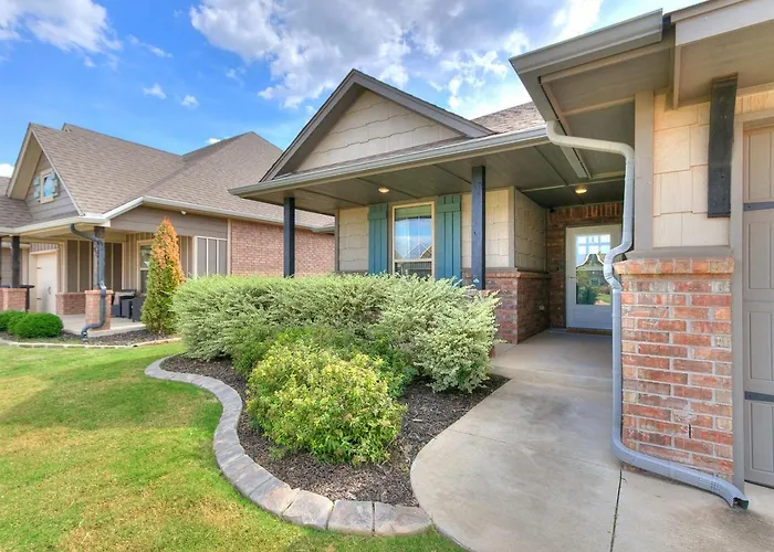 Exquisite Escape In Moore!