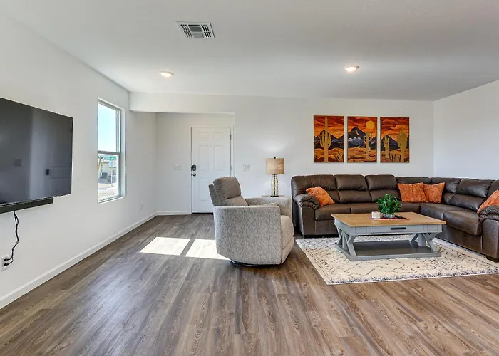 Wickenburg Golf Getaway W/ Patio & Yard!