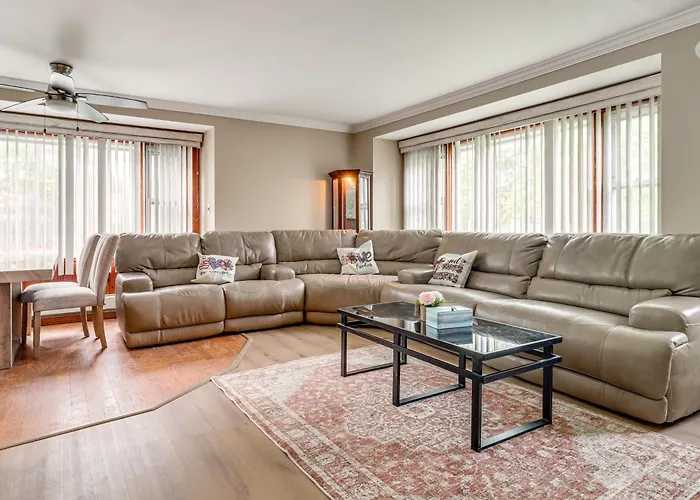 Extended Stay Farmington Hills Home Near Detroit