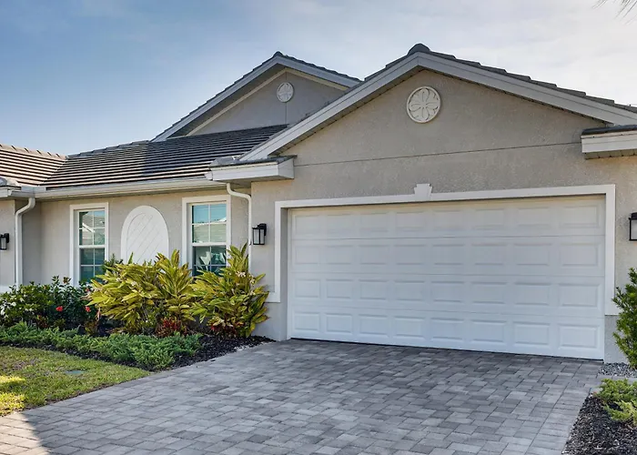 Work & Play! Home W/ Modern Comfort In Estero