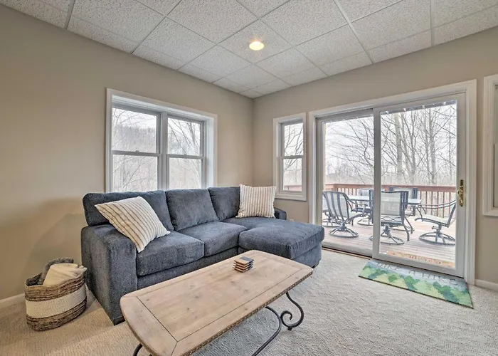Spacious Harbor Springs Home W Hot Tub