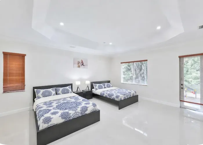 Twin Luxury Villas - 10Bedroom - 8Baths - Private