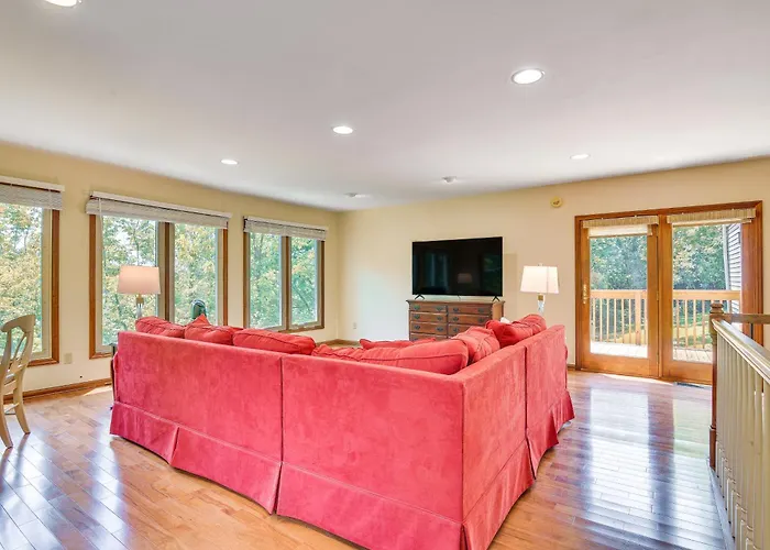 Sprawling Bluegrass Country Retreat Near Danville!