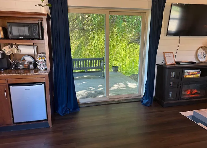 Willow Pond Cabin