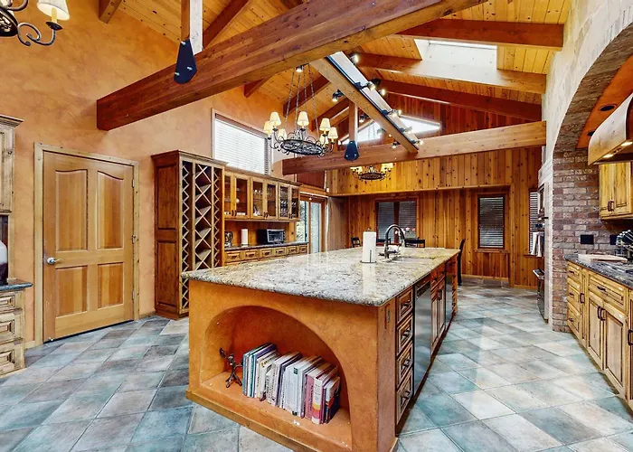 Mendocino Oceanfront Home - Hot Tub & Bbq