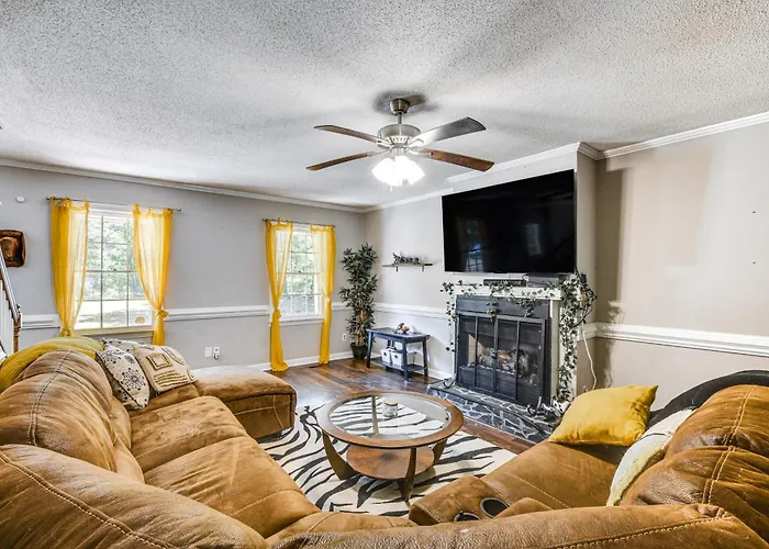 3 Mi To San-Lee Park! Family Home W/ Office & Yard