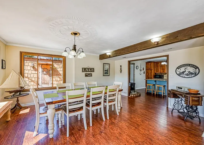 Herons Rest - Lakefront Home With Dock, Pool Table, & Hot Tub - Dogs Ok