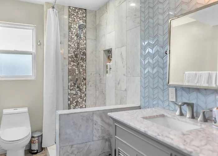 Corona Golf Course Pool Home 4B3B - Pet Friendly