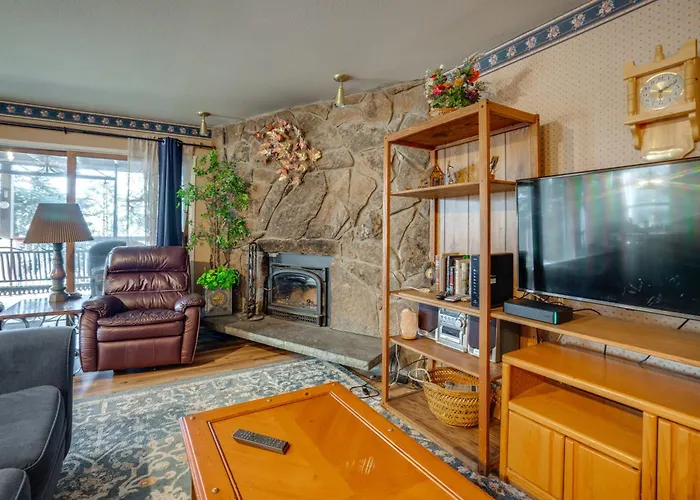 Balcony W/ Lake & Mtn Views! Walkable Dillon Condo