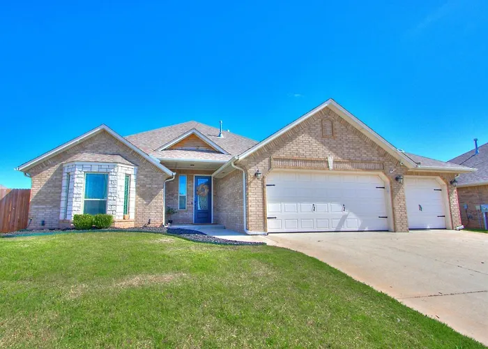 Spacious Modern Comfort Fabulous 15Th!