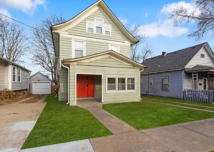Beautiful 5 Bedroom Home 75