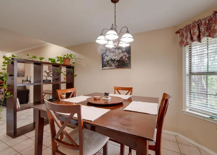 Pet-Friendly Retreat | Arkansas Tech & Hiking