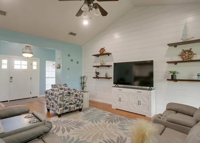 Peaceful Lake Escape W/ Dock In Coffee County