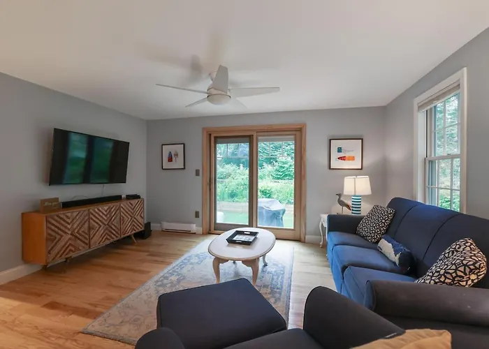 Bright & Spacious Home Near To Beaches & Dock Sq