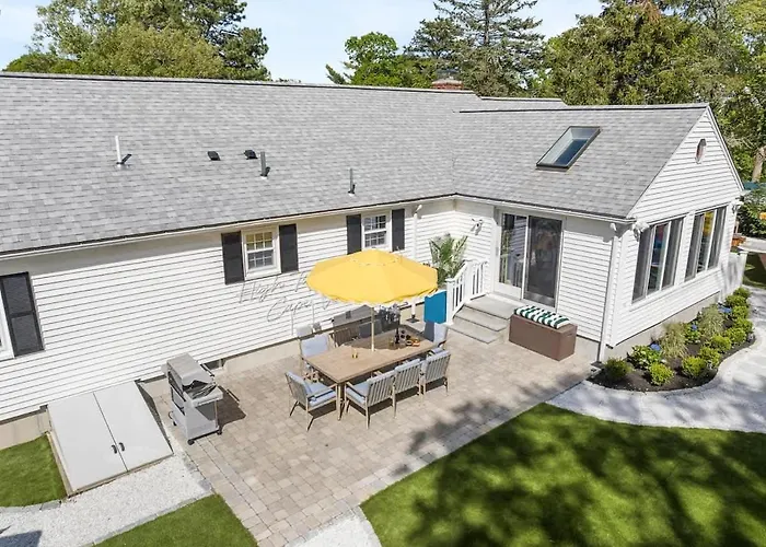 Pool, Hot Tub, Pickleball, Games, Movies, Playroom, Pets Ok