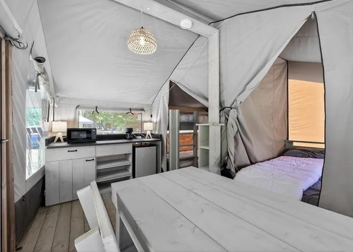Luxury Safari Tent On The New River