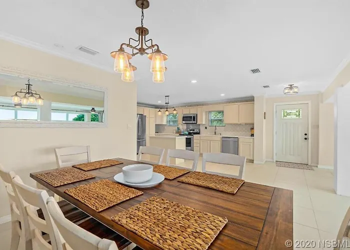 Oceanfront Villa In Daytona Beach Shores