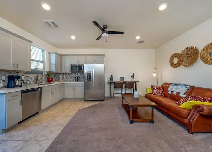 Duplex-Style House, Split, 3 Bedroom 3 Ba, Office