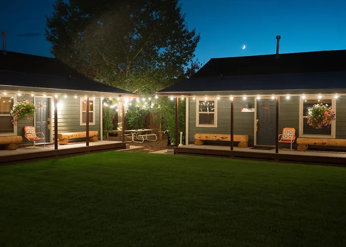 Pinedale Cozy Cabins