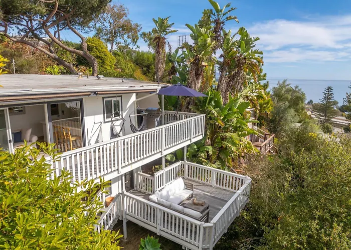 3Br Ocean-View Beach House | Two Decks + Bbq