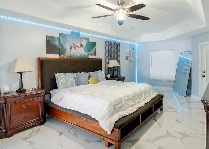 Games, Outdoor Kitchen: Port St Lucie Family Home
