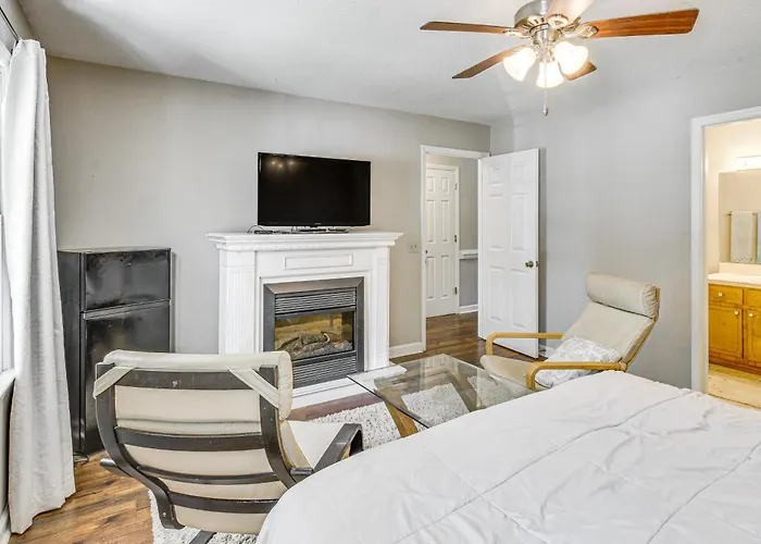 3 Mi To San-Lee Park! Family Home W/ Office & Yard