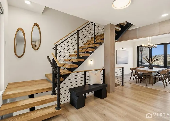 Luxury Ski In And Ski Out Condo With Private Hot Tub And Sauna