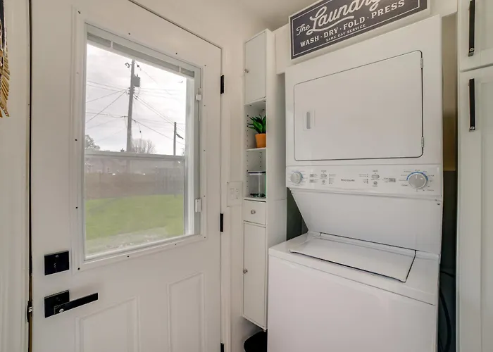 Pet Friendly W/ Yard! Modern La Porte Home By Dtwn