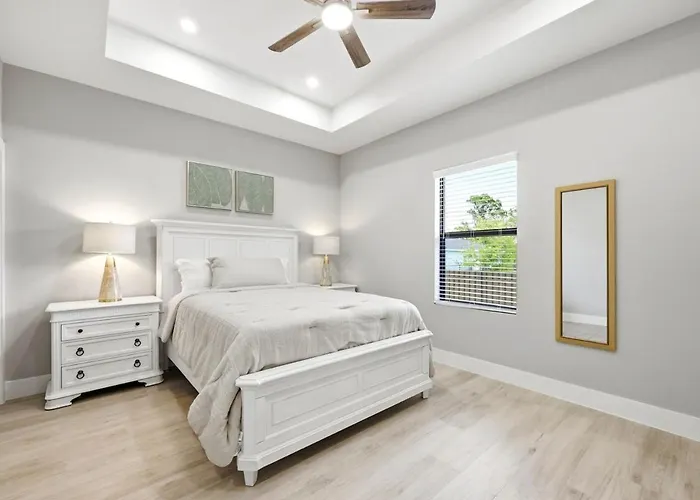 Cozy & Elegant 3Br Home