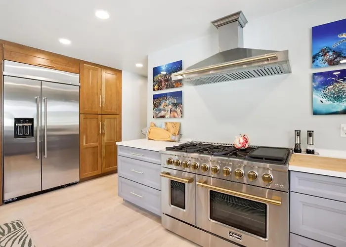Longboat Key Waterfront - Private Heated Pool With Soaking End & Luxury Hot Tub!