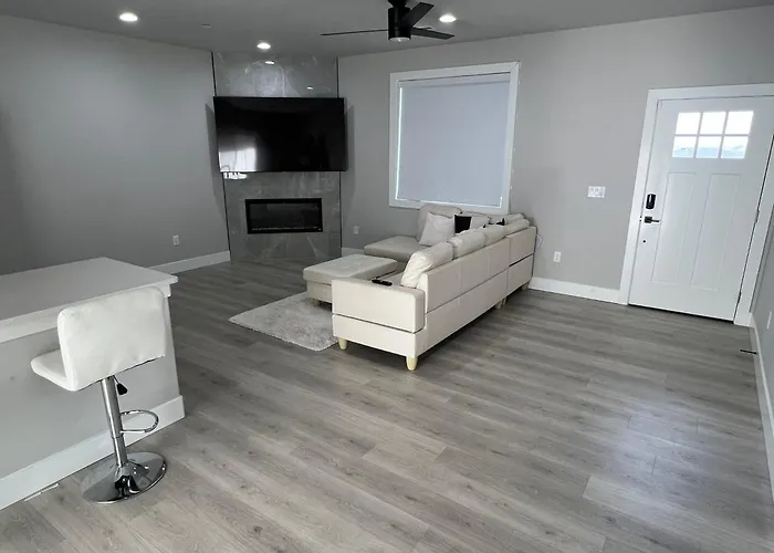 Contemporary Richland Getaway