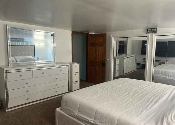 Your Cozy 5Br Family Home