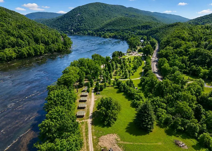 Luxury Safari Tent On The New River