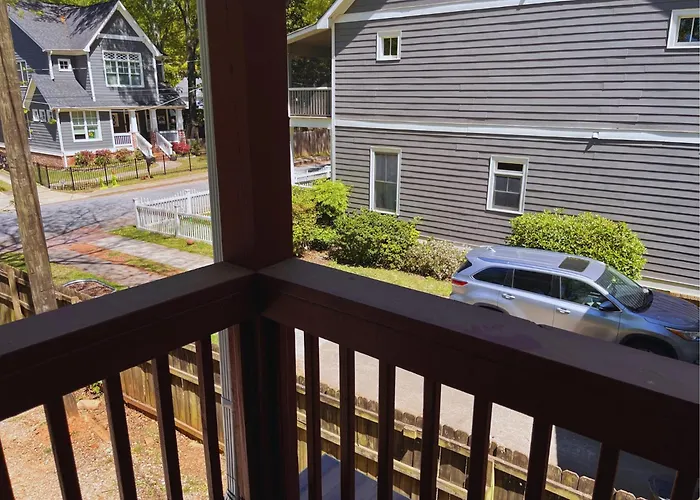 Cozy Pet Friendly Decatur Guesthouse 2 Full Bath With 2 Car Garage