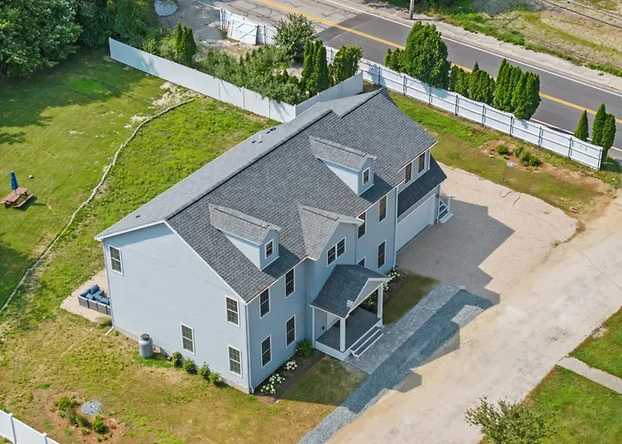 Brand New Luxury Beach House In Narragansett !
