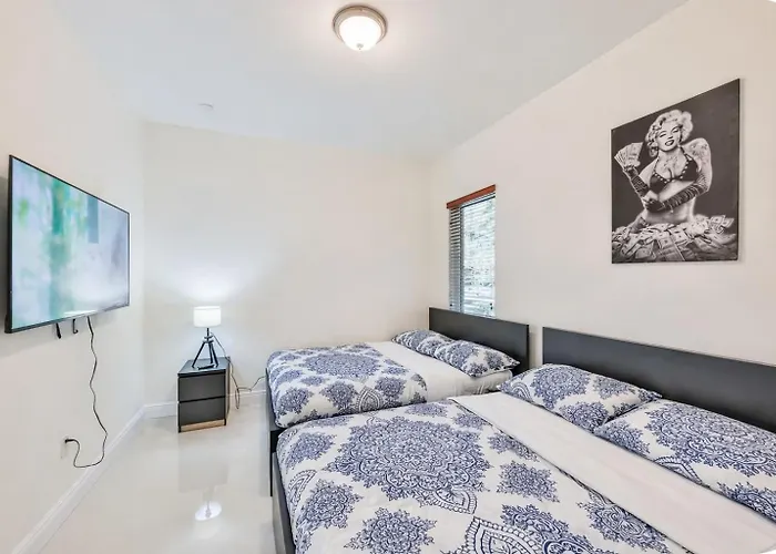 Twin Luxury Villas - 10Bedroom - 8Baths - Private