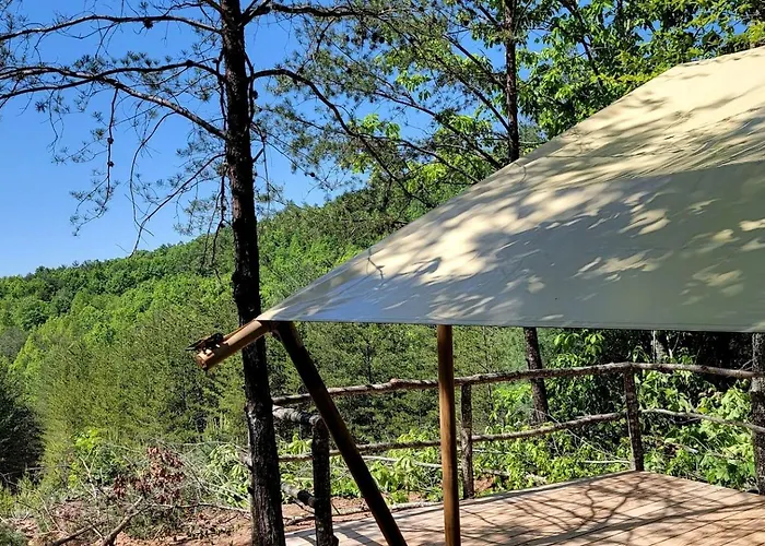 Remote Off-Grid Safari Tent With Private Mountaintop Ridge On 180 Acres Near Lenoir, Nc