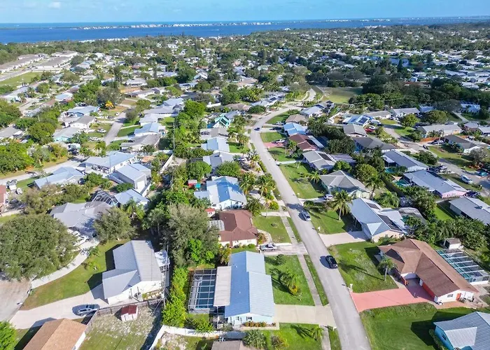 Jensen Beach Home With Heated Pool Near Downtown & Beaches