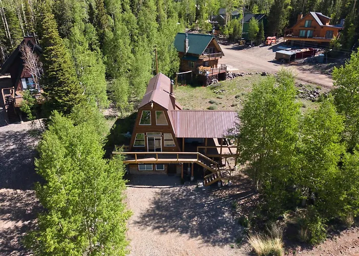 Ski-Lee Retreat - Ski - Hike - Explore - Sleeps 10