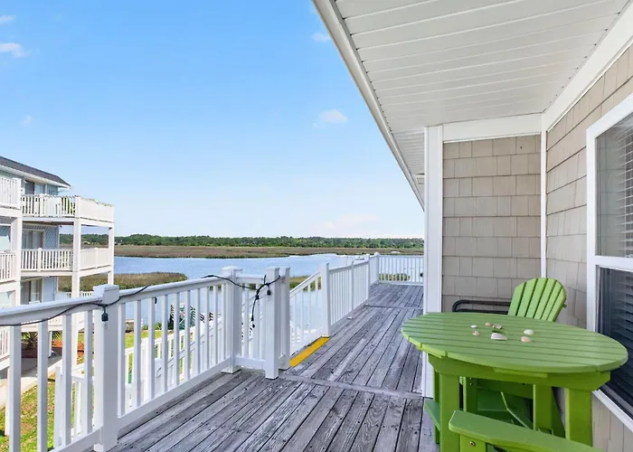 Salt & Sound, Top Floor Water Views, Walk To Beach